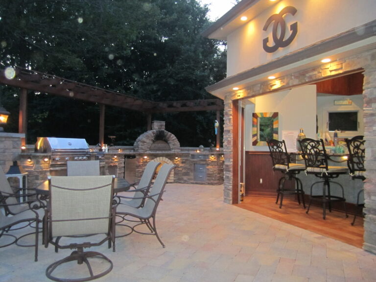 Outdoor Living Spaces – 7 Reasons They’re a Great Investment